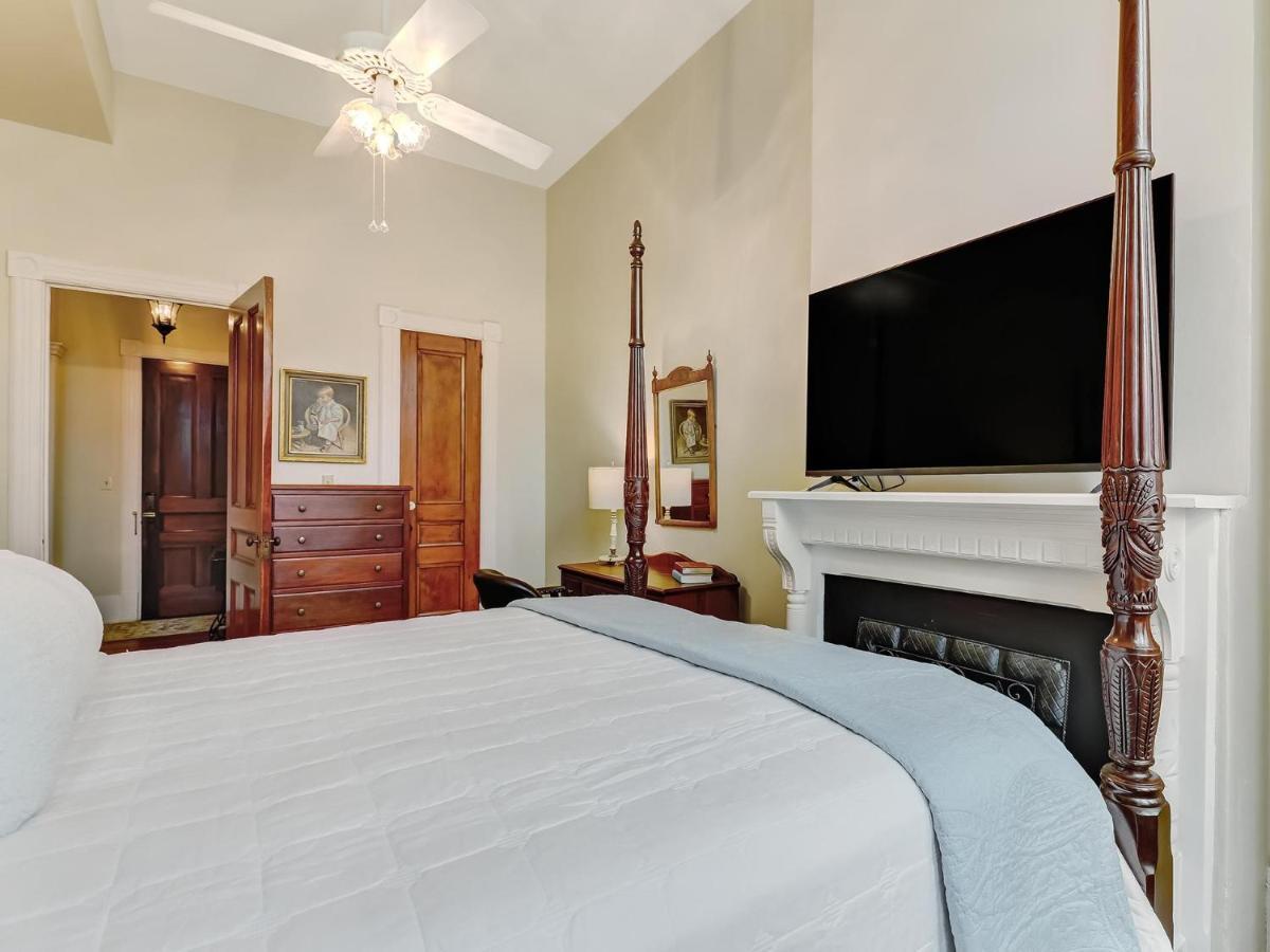 Villa Parlor On Lafayette à Savannah Extérieur photo